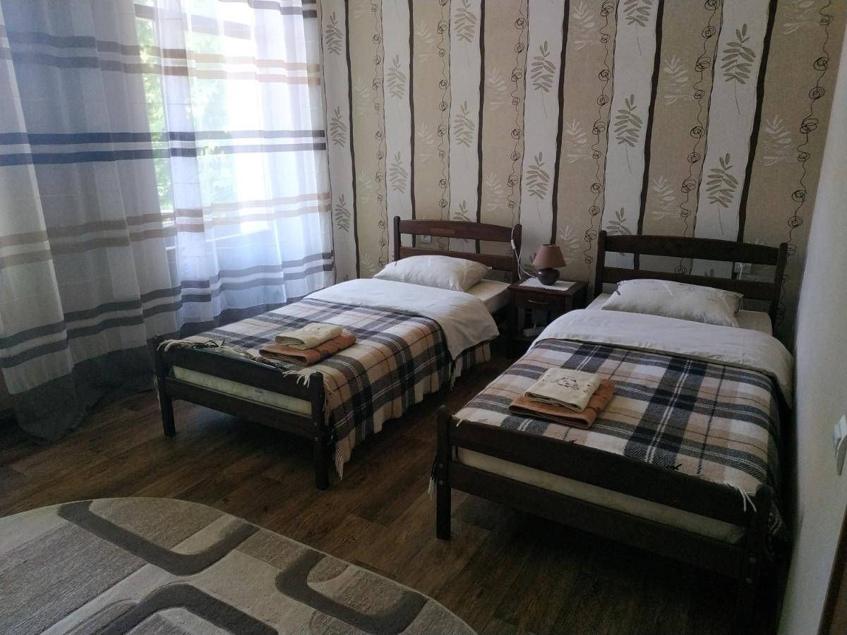 Apartment In The Center Of Old Town Kamianets-Podilskyi Exterior foto